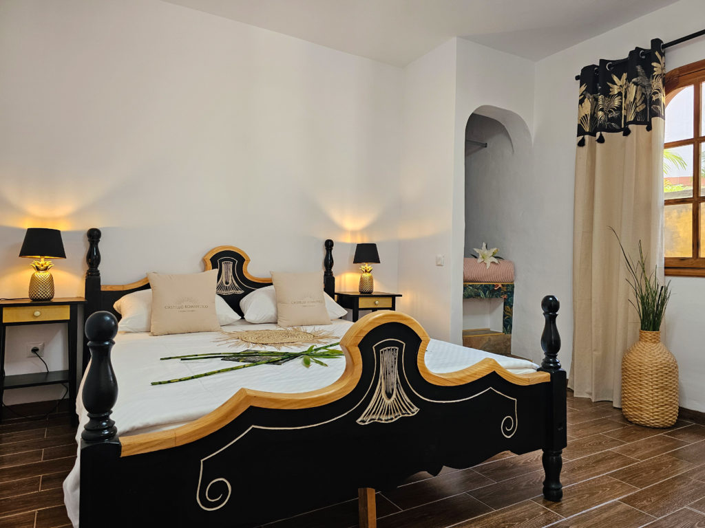 Castillo Romantico Apartment Seret Garden Schlafzimmer 2